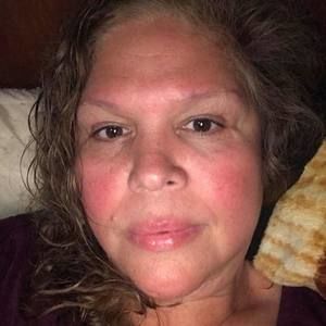 Meet your Posher, Amparo